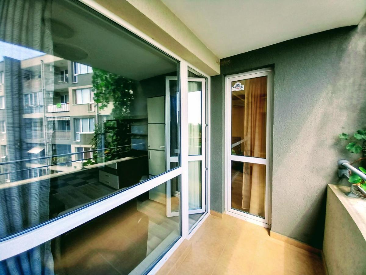 Seaview Apartment Butterfly Pantai Sunny Bagian luar foto
